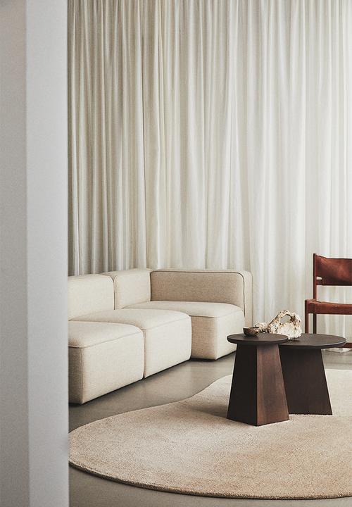 H&M - Large asymmetric rug - light beige