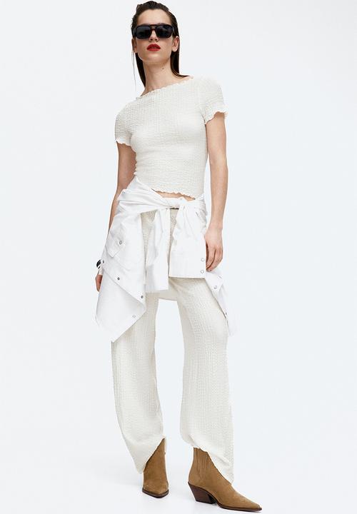 H&M - Overlock-detail crinkled top - cream