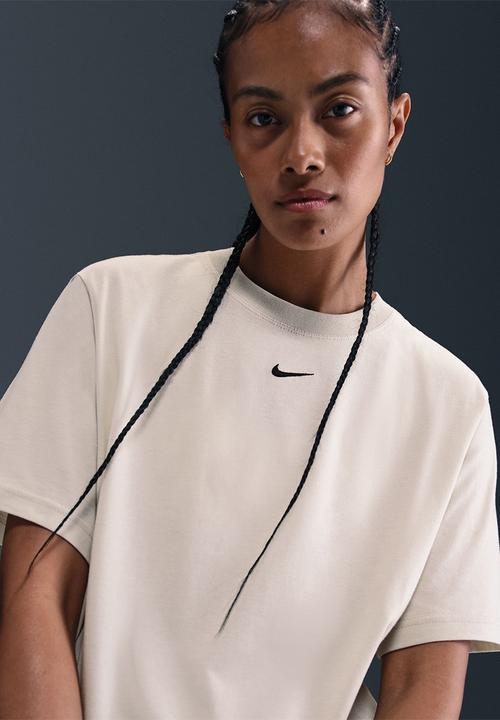 Nike - Nike womens essentials tee - light bone