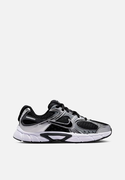 Nike - Nike V5 Rnr Grade School