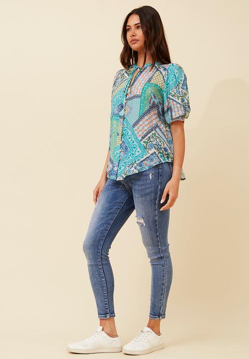 Stella Morgan - Hankerchief key hole blouse with elasticated puff sleeve - Blue
