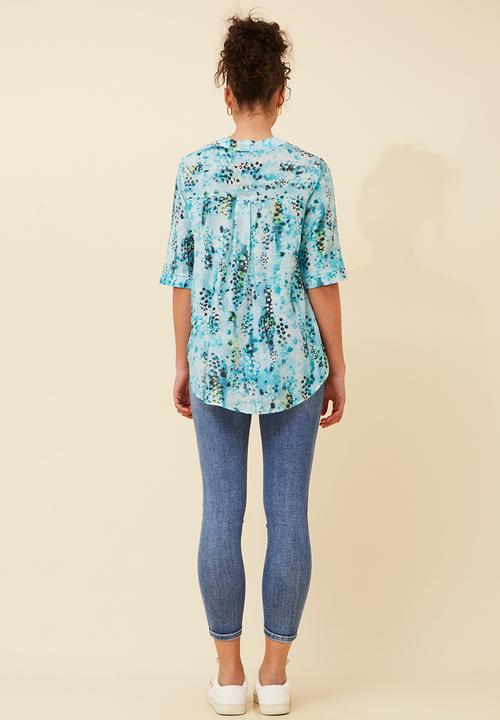 Izabel London - s/s half placket oversized blouse - Blue