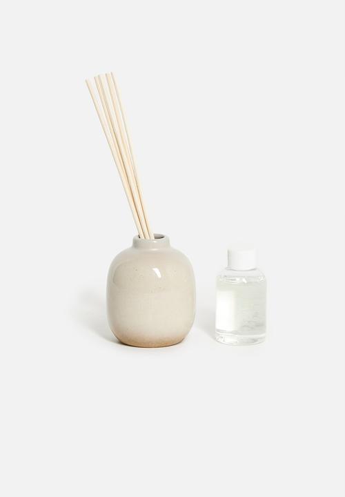 H&S - Gardenia reed diffuser
