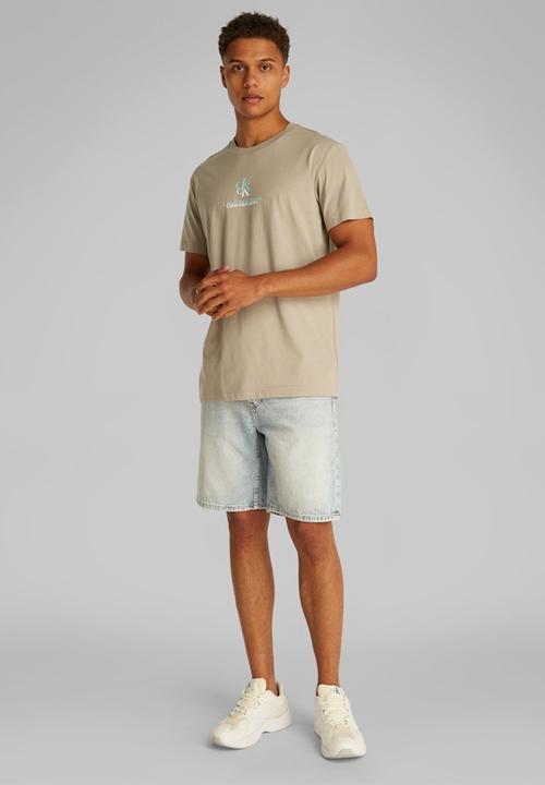 Calvin Klein - Shadow Logo Tee - Aluminum