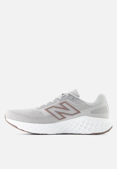 New Balance  - FRESH FOAM MEVOZ