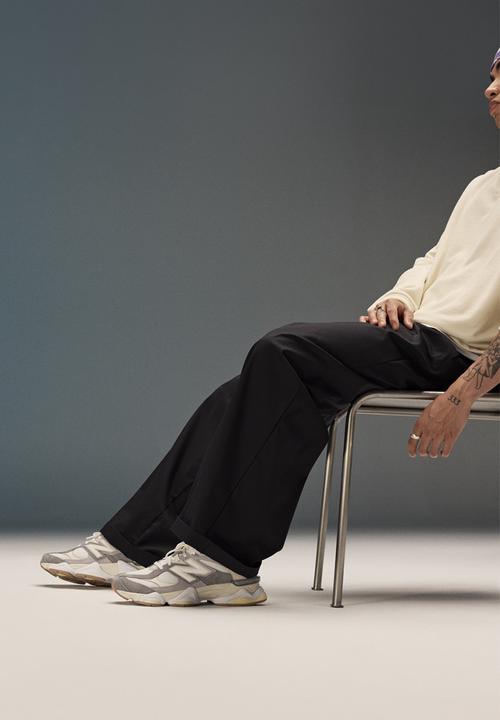 New Balance  - 9060