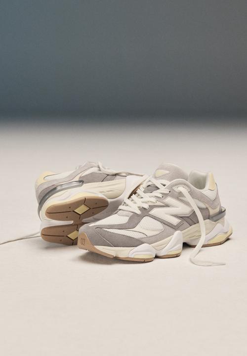New Balance  - 9060