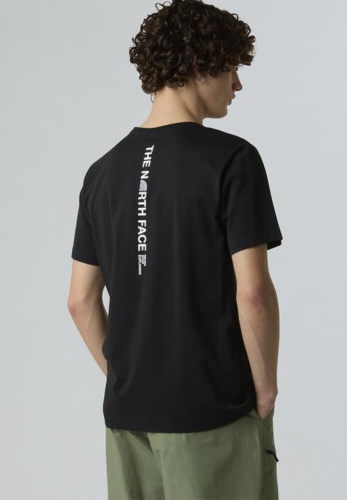 The North Face - S/S Vertical Logo Tee - TNF Black (JK3)