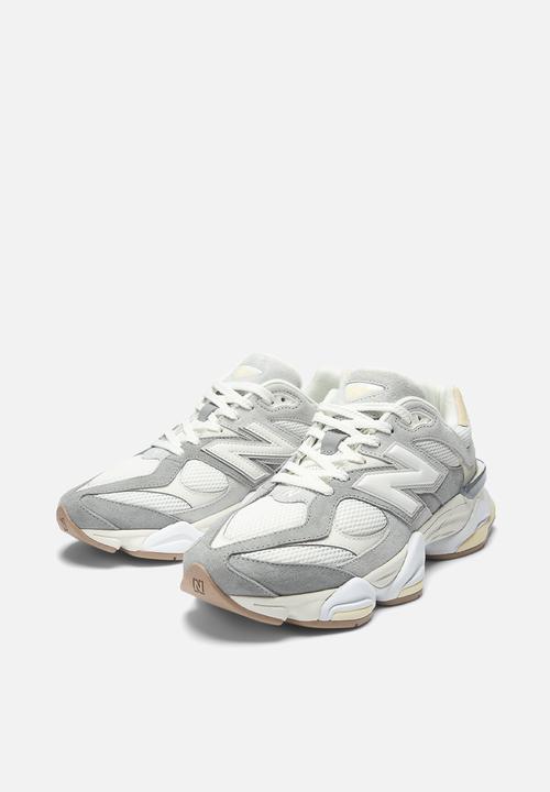 New Balance  - 9060