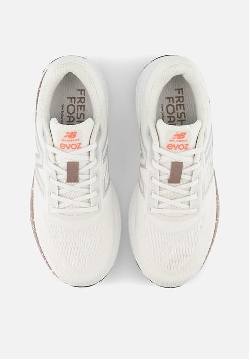 New Balance  - Fresh Foam X EVOZ v4