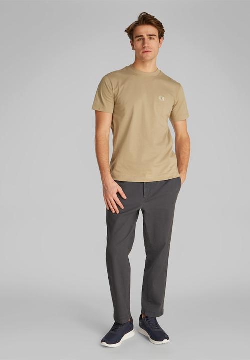 Calvin Klein - Woven Label Regular Tee - Tree House