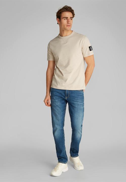 Calvin Klein - Badge Regular Tee - Oatmeal