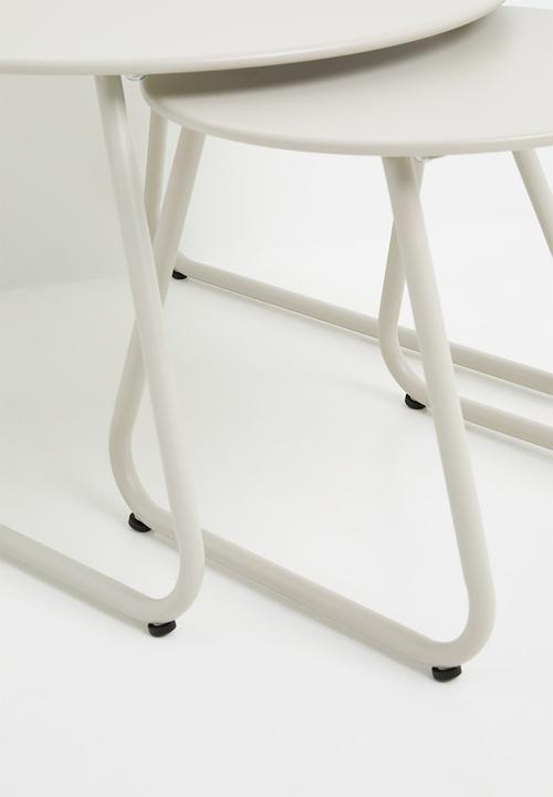 H&S - Outdoor table set - neutral
