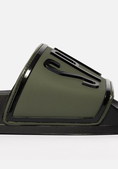 S.P.C.C - Packham Slider - Hawthorne