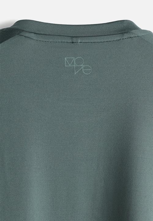 H&M - Regular fit sports top with drymove™ - green