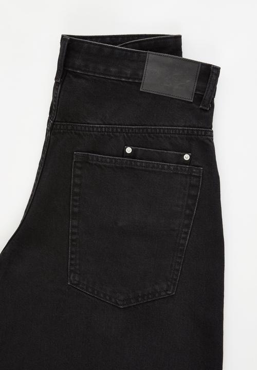 Cotton On - Y2K Super Wide Jort - Dire Black