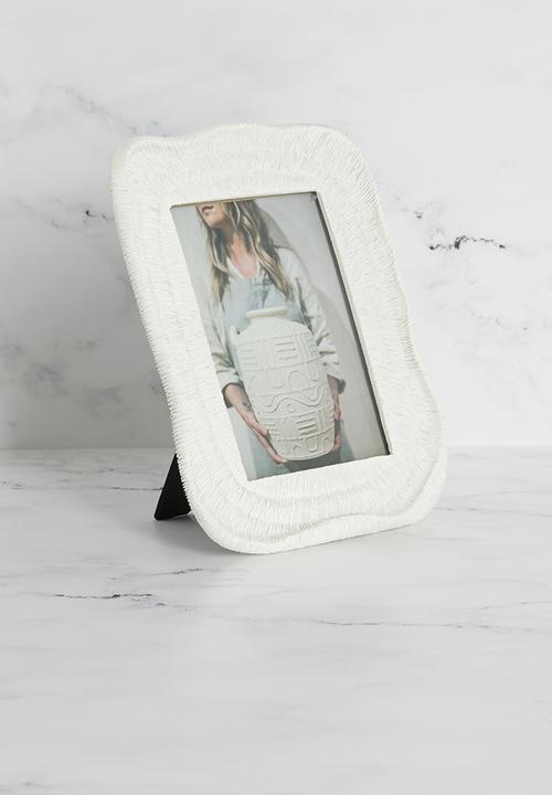 Sixth Floor - Photo Frame resin - White