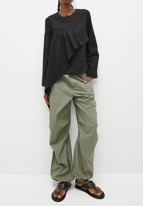 Superbalist - Asymmetric frill wide sleeve shell - black