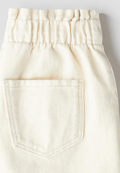 H&M - Loose fit denim shorts - beige