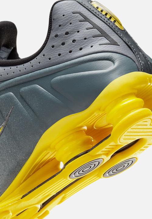 Nike - NIKE SHOX R4 SE