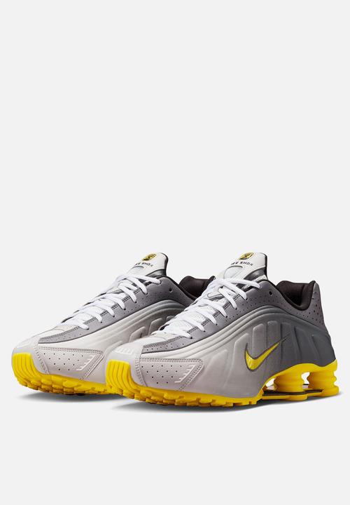 Nike - NIKE SHOX R4 SE
