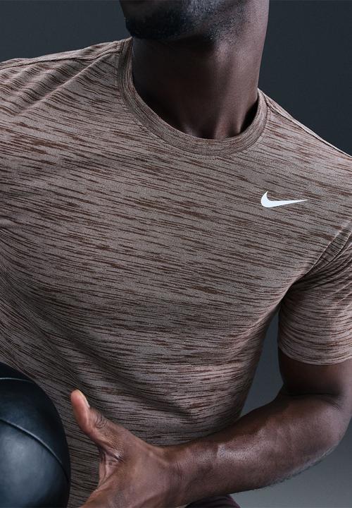 Nike - Dri-Fit New Veneer Fitness Tee - Baroque Brown/Pure/White