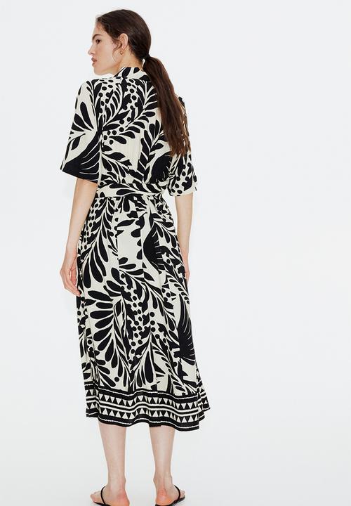 H&M - Tie-belt shirt dress - cream & black patterned
