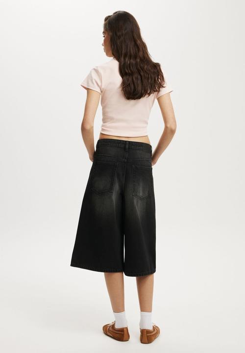 Cotton On - 91 Baggy Denim Jort/Y2K - Washed Black
