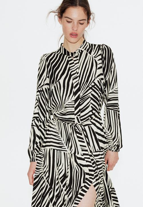H&M - Long puff-sleeved dress - black zebra print