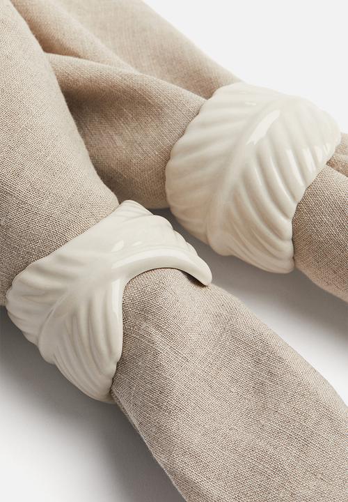 H&M - 2 pack stoneware napkin rings - light beige
