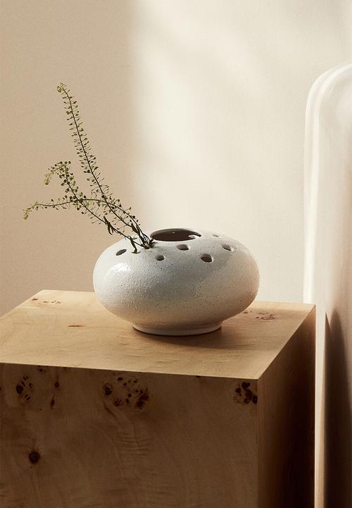 H&M - Low ikebana stoneware vase - white