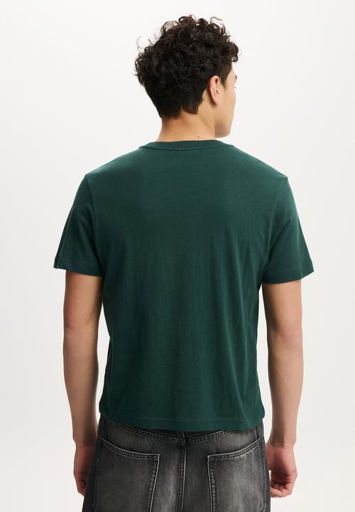Cotton On - Classic fit T-shirt - pineneedle green