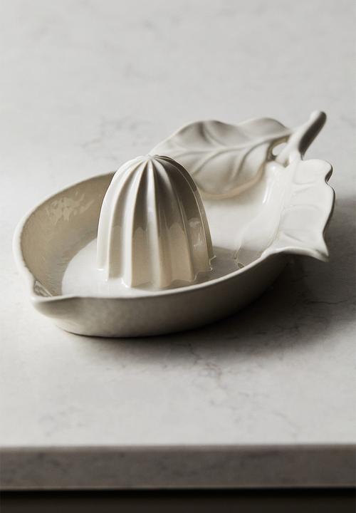 H&M - Stoneware lemon squeezer - light beige 