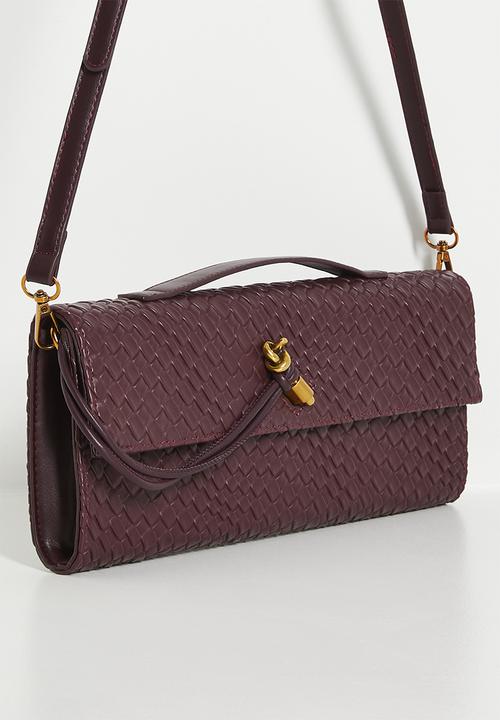 Tessa Design - Woven textured clutch bag with clasp - maroon