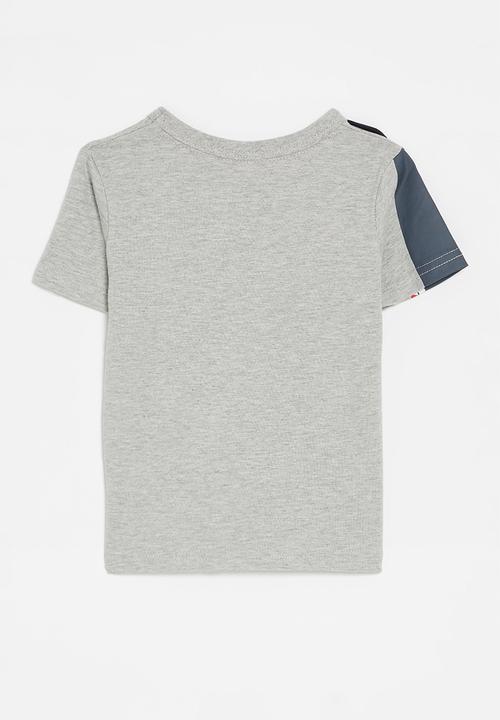 Pop Candy - Shark graphic print tee with embroidered fins - grey