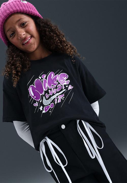 Nike - Girls Nike Sportswear Essential Doodle 2 Tee - Black