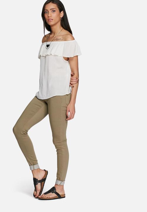 Jacqueline de Yong - Ruby frill off shoulder top