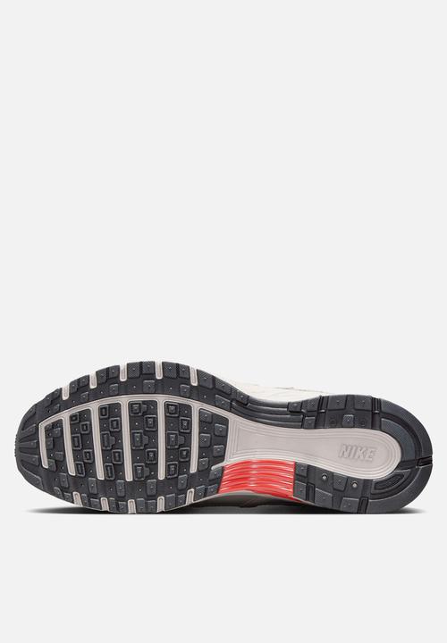 Nike - NIKE P-6000 PRM