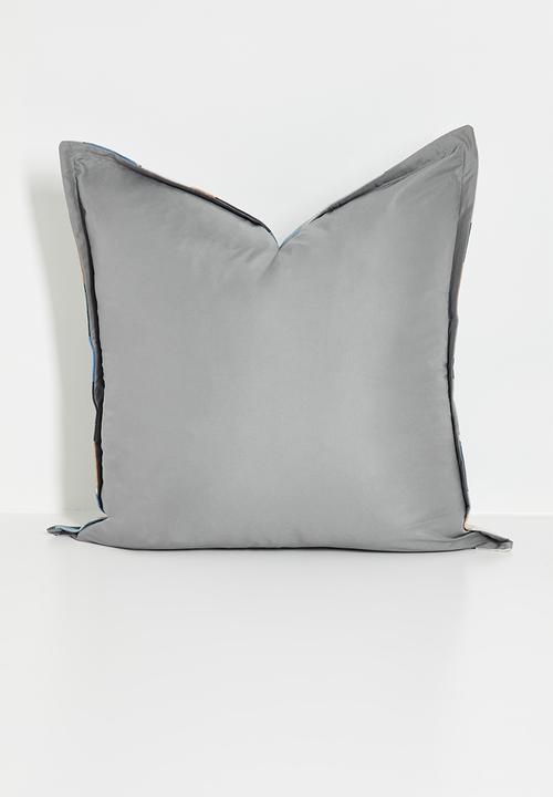 Grey Gardens - Matisse cushion cover  -  Blue