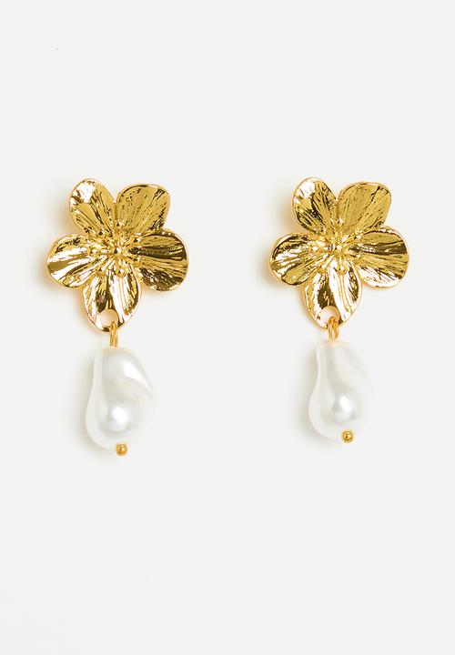 Tessa Design - Magnolia flower drop earring with irregular shaped pearl - gold