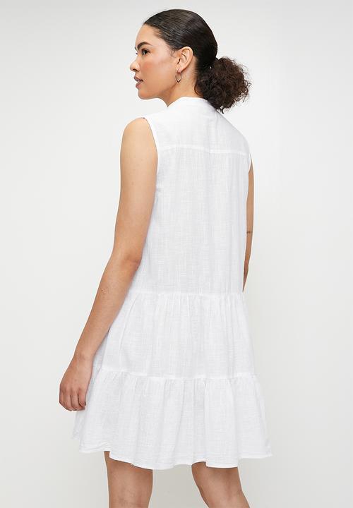 Izabel London - S/less Key Hole Tiered Mini Dress with embroidery - Off White