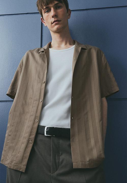 H&M - Regular fit textured-weave resort shirt - dark beige