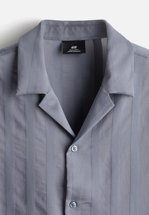 H&M - Regular fit textured-weave resort shirt - grey