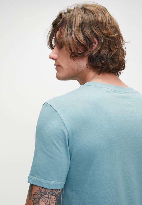 GUESS - Short sleeve Bsc Guess Stack Tee - Honest Blue Multi