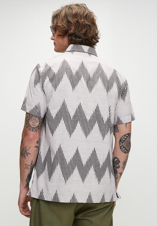 GUESS - Short sleeve Herschel Slub Shirt - Geo Stripe