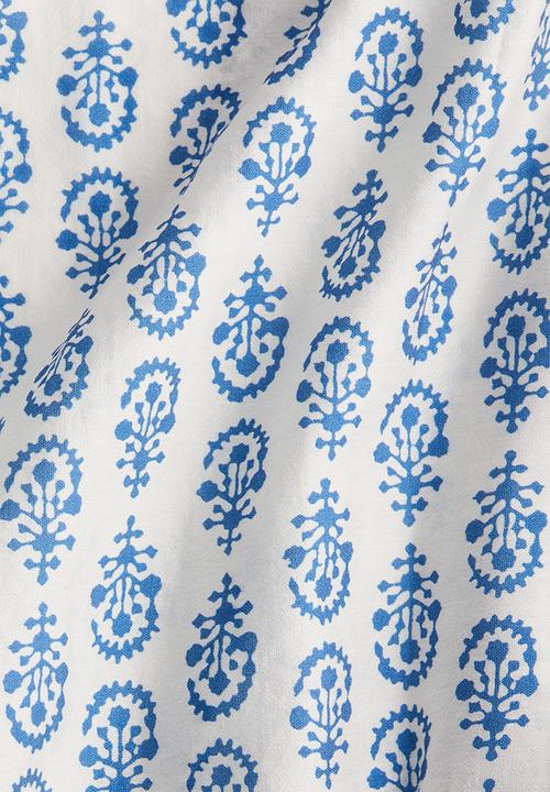 H&M - V-neck blouse - white & blue patterned