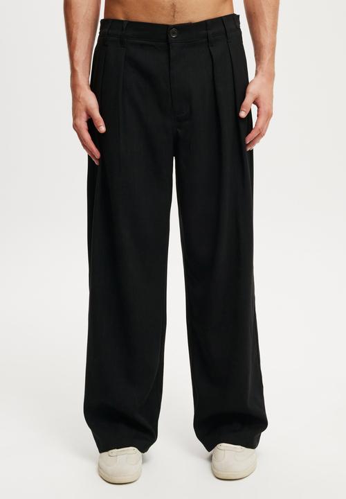 Super Baggy Pleated Pant - Black7