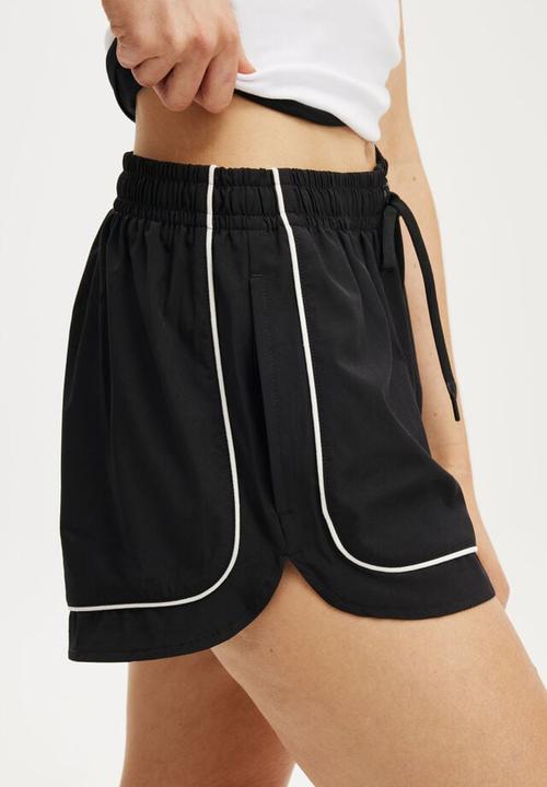 Cotton On - Woven Curved Hem Short - Black