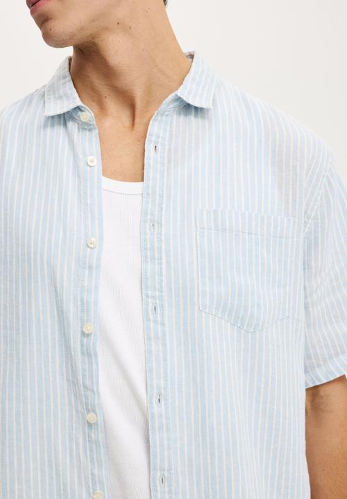 Cotton On - Relaxed Linen Short Sleeve Shirt - Sky Blue Stripe