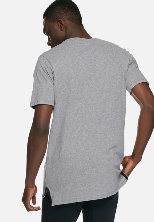 Nike - Drop hem T-shirt